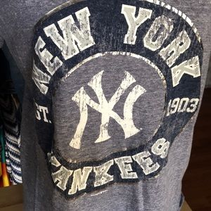 Genuine Merchandise Tops - NWOT Woman’s NY Yankees T-Shirt Genuine Merchandise Tops - NWOT Woman’s NY Yankees T-Shirt
